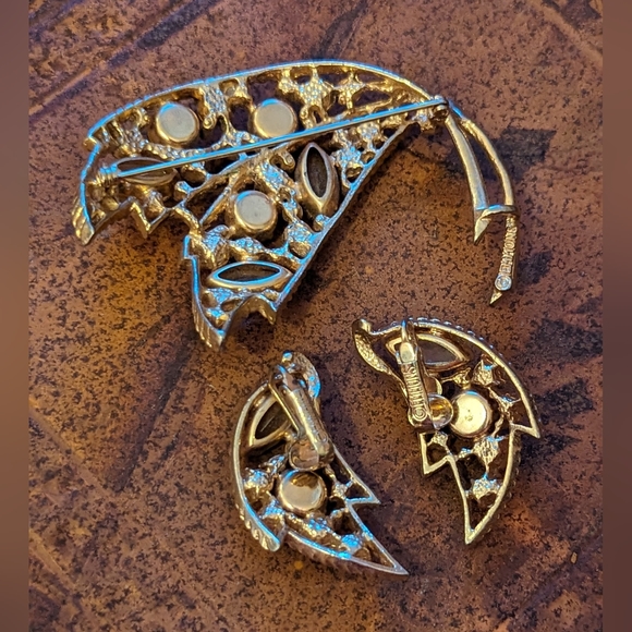 Vintage Sequined Leaf Brooch and Earrings Set - Picture 4 of 5